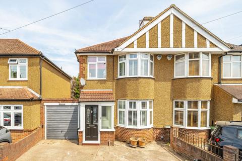 Lyndhurst Avenue, Twickenham TW2