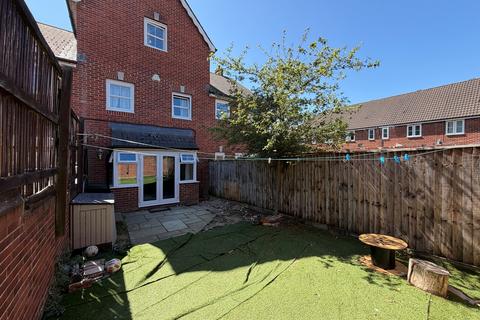 3 bedroom townhouse for sale, Avon Place, Salisbury