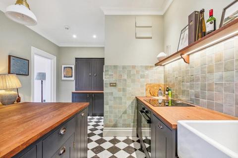 1 bedroom apartment to rent, Ennismore Gardens, London SW7