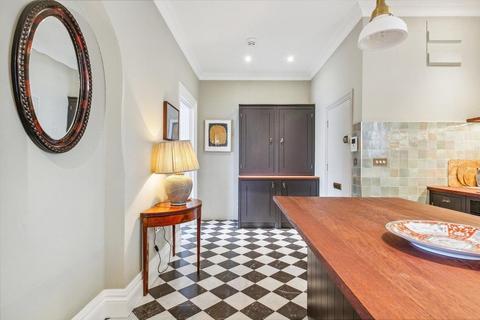 1 bedroom apartment to rent, Ennismore Gardens, London SW7