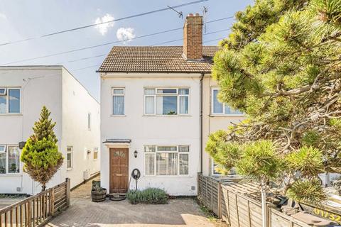 Eastcote Avenue, West Molesey KT8