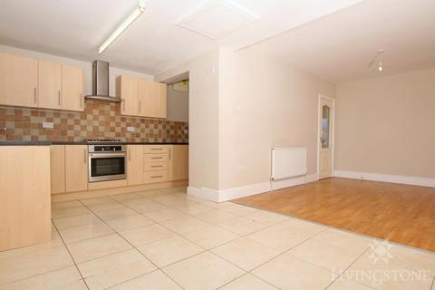 3 bedroom semi-detached house to rent, Milford Road, Leicester LE2