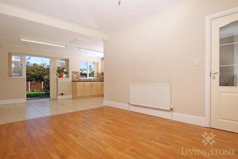 3 bedroom semi-detached house to rent, Milford Road, Leicester LE2