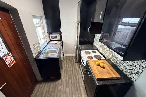 4 bedroom terraced house to rent, Pershore Road, Birmingham, B29