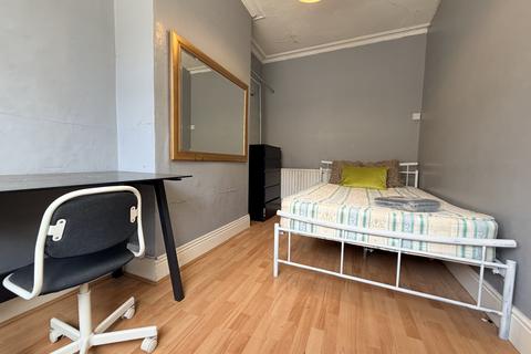 4 bedroom terraced house to rent, Pershore Road, Birmingham, B29