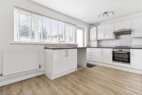 3 bedroom terraced house to rent, Patching Close, Worthing BN12