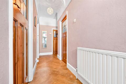 2 bedroom semi-detached bungalow for sale, Gyllyngdune Gardens, Ilford