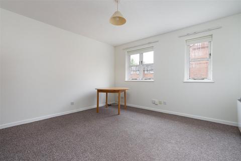 1 bedroom maisonette to rent, Knowles Close, Yiewsley UB7