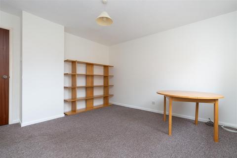 1 bedroom maisonette to rent, Knowles Close, Yiewsley UB7