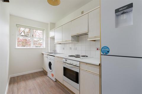 1 bedroom maisonette to rent, Knowles Close, Yiewsley UB7