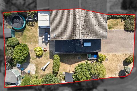 3 bedroom semi-detached house for sale, Blenheim Way, Market Harborough LE16