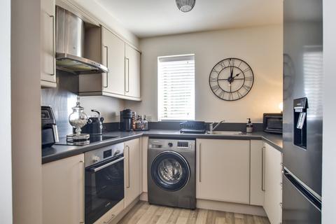 2 bedroom ground floor flat for sale, Manse Gardens, Great Dunmow