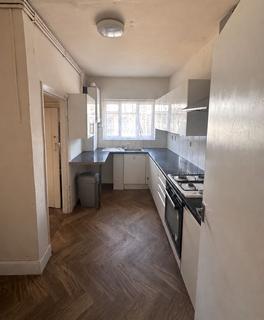 3 bedroom terraced house to rent, Kingston Road, Ilford, IG1