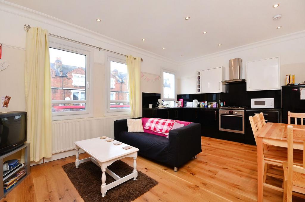 Apartment in London - View 2