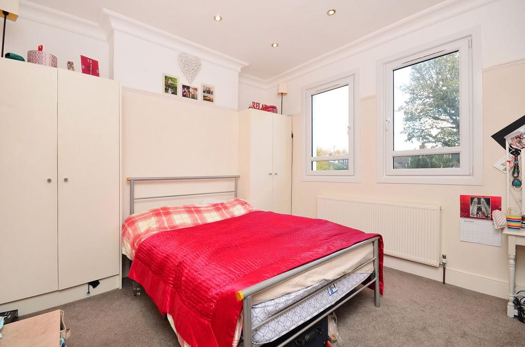 Apartment in London - View 3