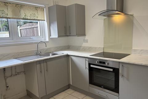 3 bedroom end of terrace house to rent, Middlewich, Cheshire