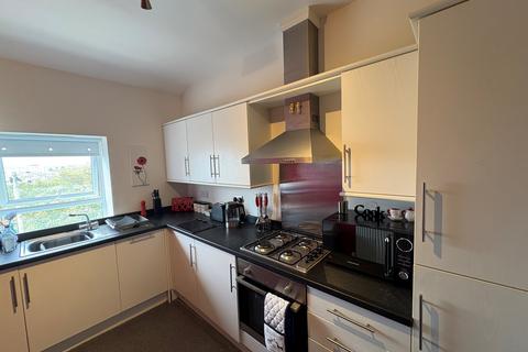 2 bedroom flat to rent, Highfield Crescent, Morecambe, LA4
