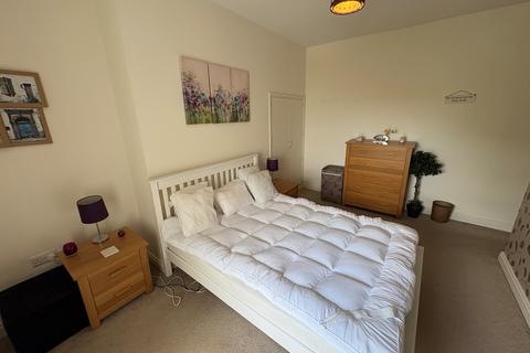 2 bedroom flat to rent, Highfield Crescent, Morecambe, LA4