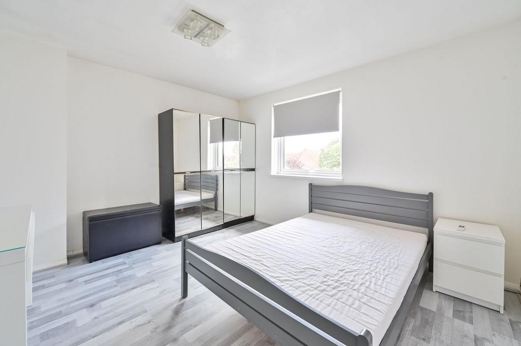 Apartment in London - View 3