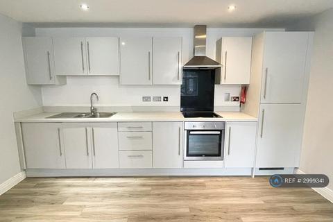 2 bedroom flat to rent, Sycamore Court, Luton, LU2