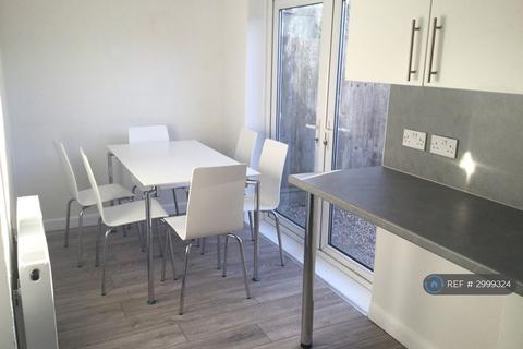 6 bedroom terraced house to rent, Rokells, Basildon, SS14