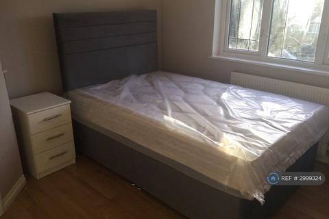 6 bedroom terraced house to rent, Rokells, Basildon, SS14