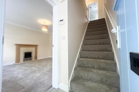 3 bedroom semi-detached house to rent, Galloway Green, Congelton