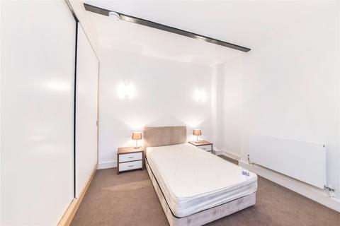Studio to rent, Cranley Gardens, London, SW7