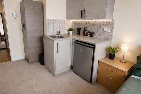 Studio to rent, * ALL BILLS ARE INCLUDED  * Flat in Erith DA18
