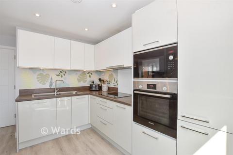 2 bedroom apartment for sale, 4 Amisse Drive, Snodland ME6