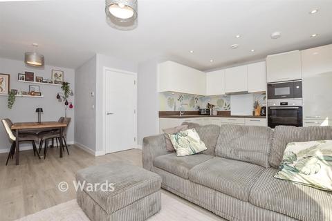 2 bedroom apartment for sale, 4 Amisse Drive, Snodland ME6