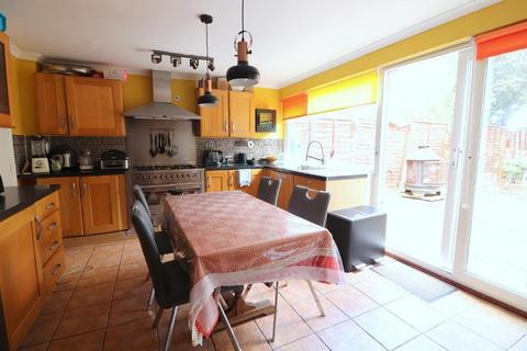 4 bedroom townhouse for sale, Luton LU2