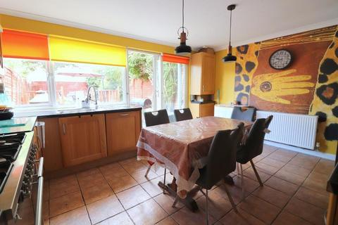 4 bedroom townhouse for sale, Luton LU2