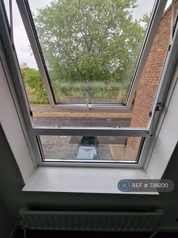 House in London, West Heath - View 5