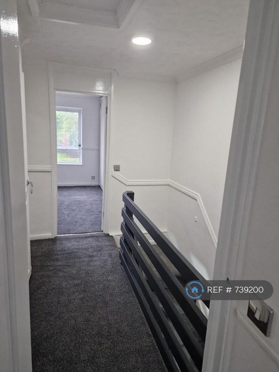 House in London, West Heath - More