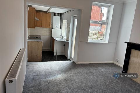 2 bedroom terraced house to rent, Cemetery Road, Ipswich, IP4