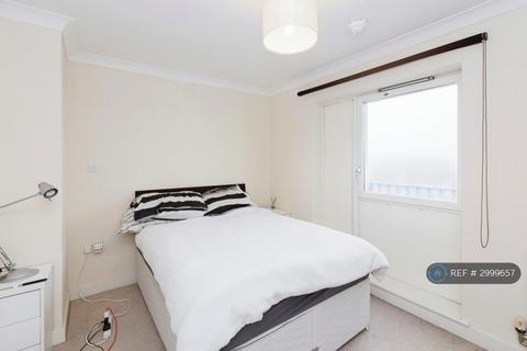 1 bedroom flat to rent, Equinox House, Barking, IG11