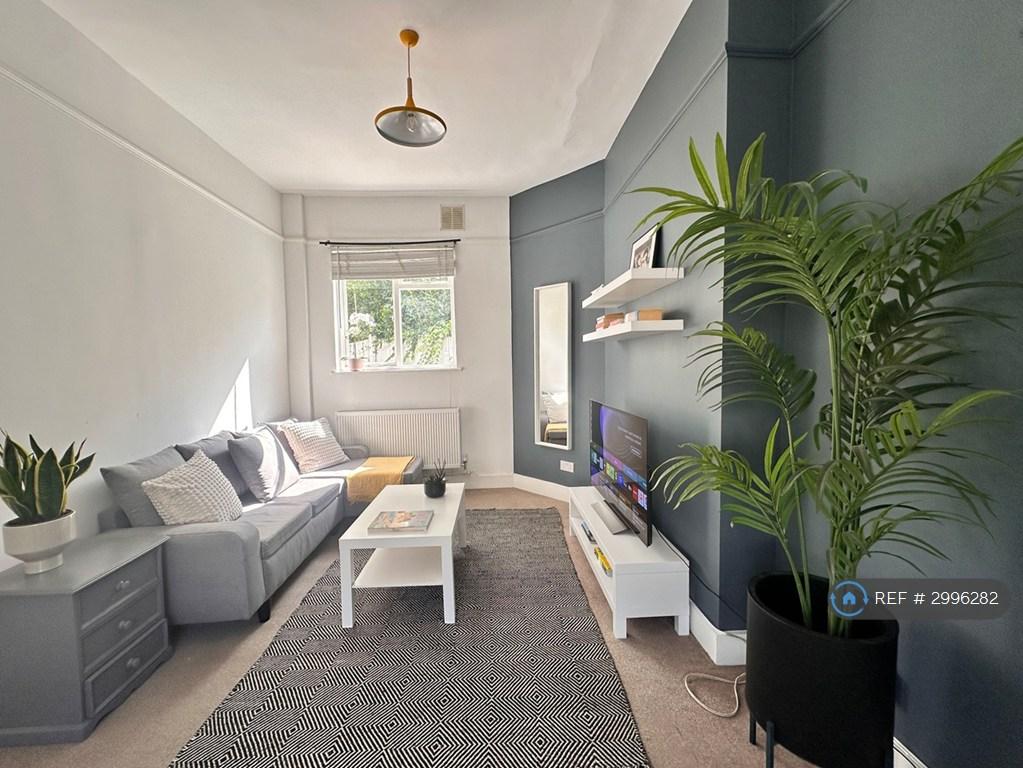House in London - View 3