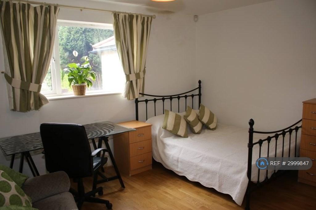 Mayfield Rd, Southampton, SO17