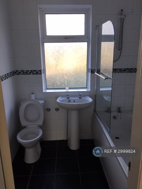 Apartment in Newcastle upon Tyne, Tyne and Wear - View 3