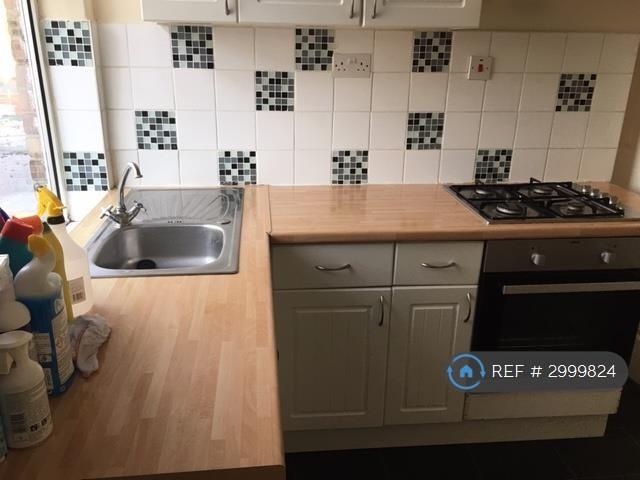 Apartment in Newcastle upon Tyne, Tyne and Wear - View 4