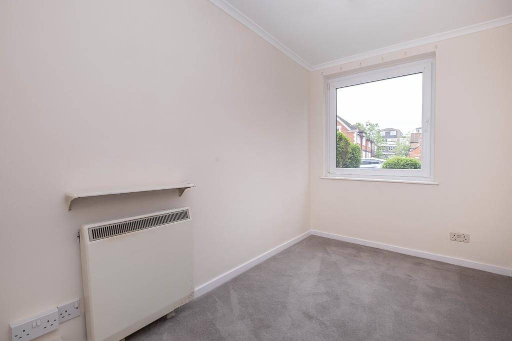 Apartment in Surbiton - View 5