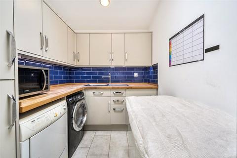 5 bedroom link detached house for sale, Embassy Close, Gillingham, Kent