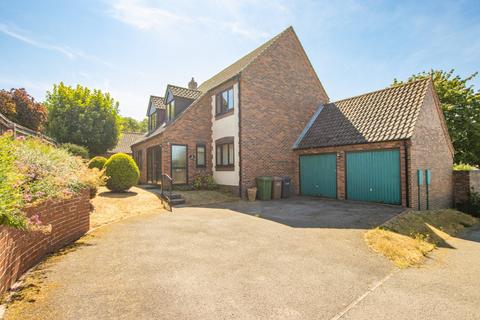 4 bedroom detached house for sale, Robin Hill, Heacham
