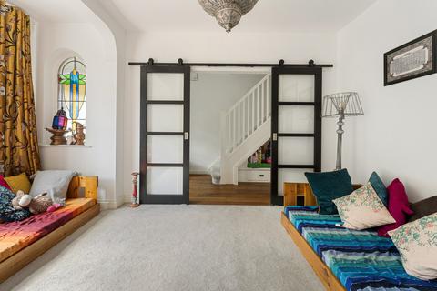 4 bedroom terraced house for sale, Eccleston Crescent, Romford, RM6