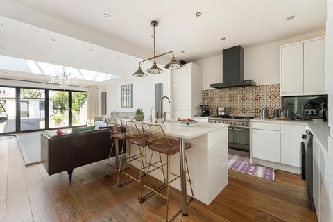 4 bedroom terraced house for sale, Eccleston Crescent, Romford, RM6