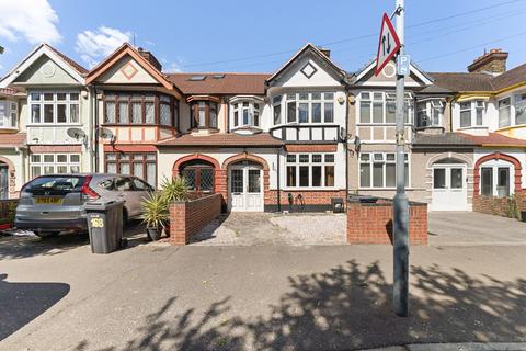 4 bedroom terraced house for sale, Eccleston Crescent, Romford, RM6