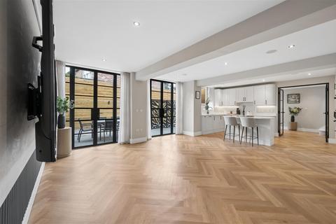 undefined, Eagle Brow, Lymm WA13