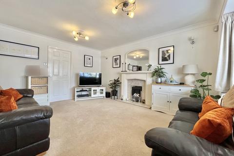 4 bedroom detached house for sale, Teasel Grove, Featherstone