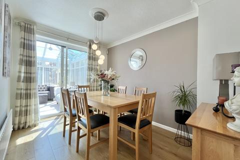 4 bedroom detached house for sale, Teasel Grove, Featherstone
